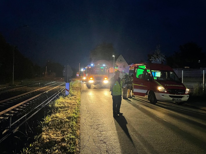 FW Menden: Gasaustritt sorgt für umfangreichen Feuerwehreinsatz