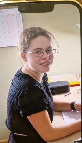 POL-H: Öffentlichkeitsfahndung: 15-Jährige aus Uetze vermisst - Polizei bittet um Hinweise!