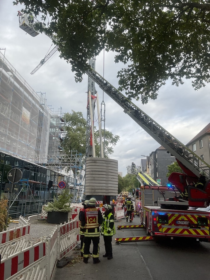 FW-DO: Rauchentwicklung nach Dacharbeiten in der Landgrafenstraße