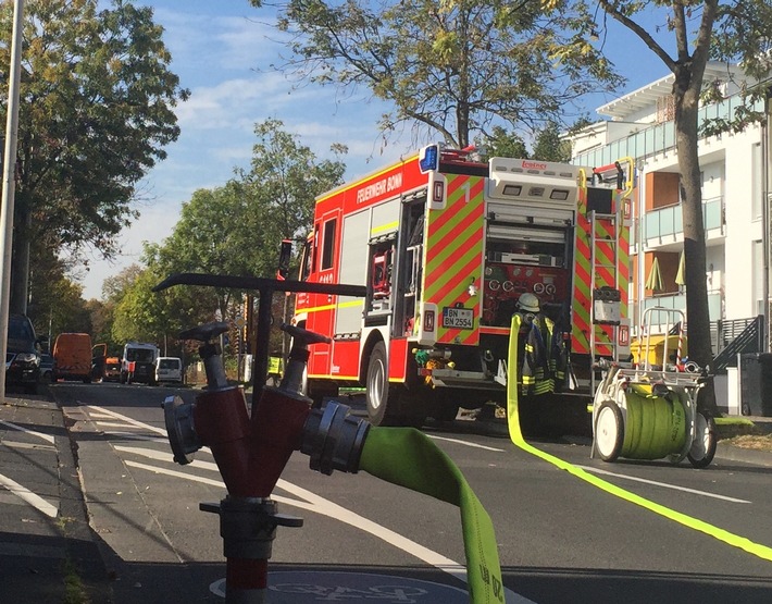 FW-BN: Bohrgeräte beschädigt Gasleitung - Explosionsgefahr in Lengsdorf