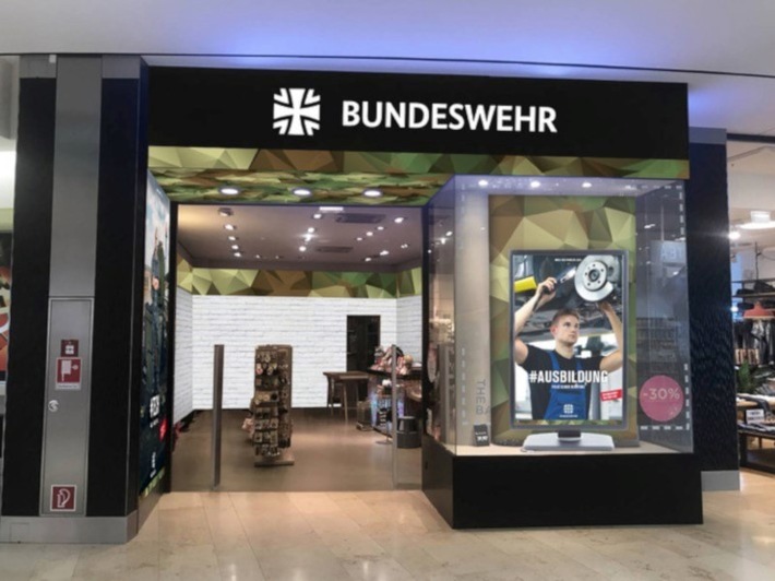 Erste Bundeswehr Pop-Up Karriere Lounge eröffnet in München