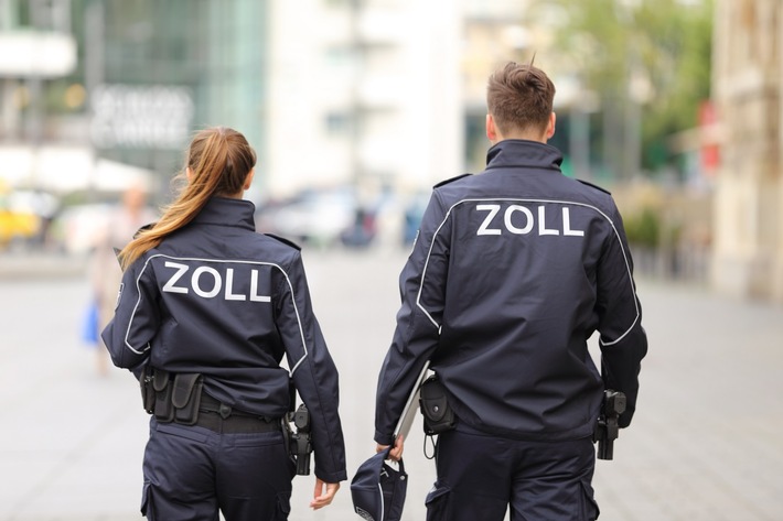 HZA-RO: Zoll nimmt Wach- und Sicherheitsgewerbe ins Visier - Hauptzollamt Rosenheim kontrolliert 18 Betriebe im Rahmen einer bundesweiten Schwerpunktprüfung gegen Schwarzarbeit und illegale Beschäftigung