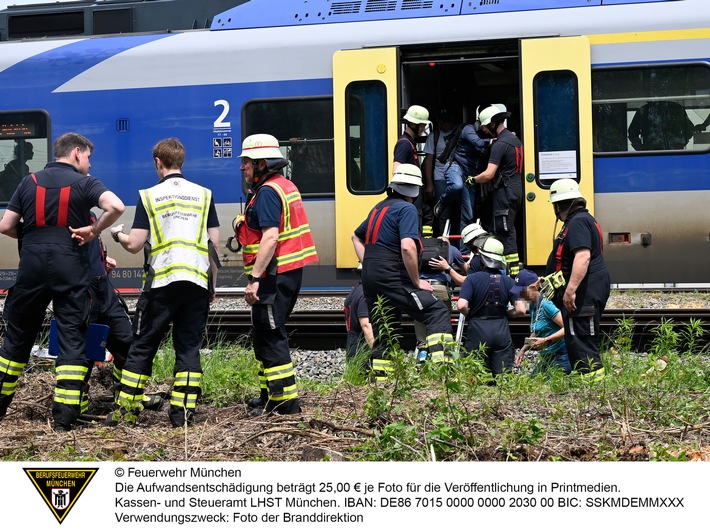 FW-M: Regionalbahn evakuiert (Berg am Laim)