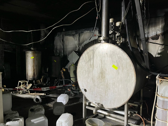 POL-HA: Folgemeldung zu Entdeckung von illegalen Chemikalien in Halver nach Brand - Ermittlungen bestätigen Drogenlabor - Tatverdächtiger in Untersuchungshaft