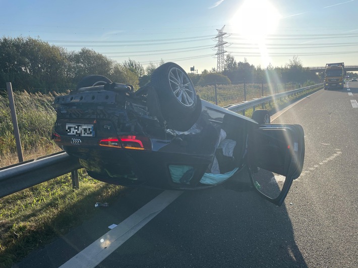 POL-STD: PKW überschlägt sich bei Unfall auf der Autobahn 26 - Fahrer durch Glück nur leicht verletzt