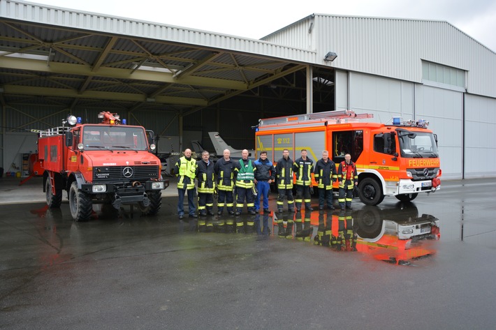FW-MH: Gemeinsame Übung der Feuerwehr Mülheim und der Flughafenfeuerwehr Essen/Mülheim