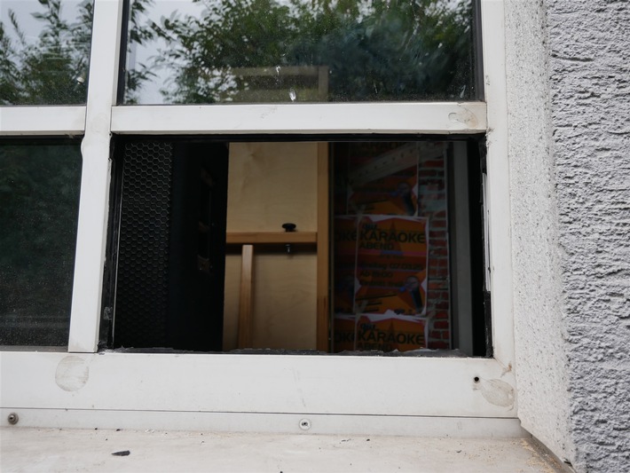 POL-RBK: Overath - Einbruch in Jugendzentrum