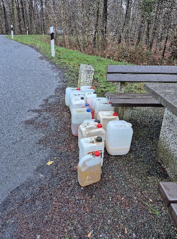 POL-NMS: 260407-2- Wiederholte Entsorgung von Chemikalien