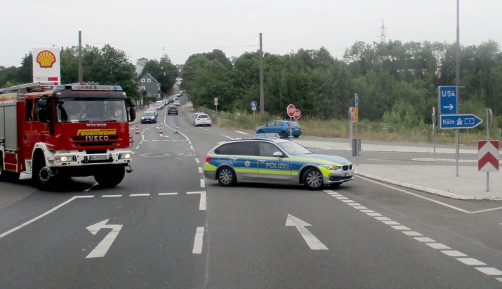 POL-RBK: Wermelskirchen - Unfall an der Autobahnausfahrt
