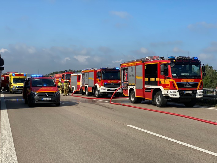 FW Dresden: Fahrzeugbrand auf der Autobahn