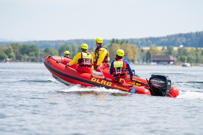 Flut in der Ukraine: DLRG bringt Rettungsboote und weiteres Material auf den Weg