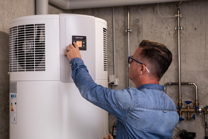 Risparmiare energia con la «Smart Home» / Il programmatore energetico coordina il riscaldamento con pompa di calore, l’auto elettrica e gli apparecchi domestici