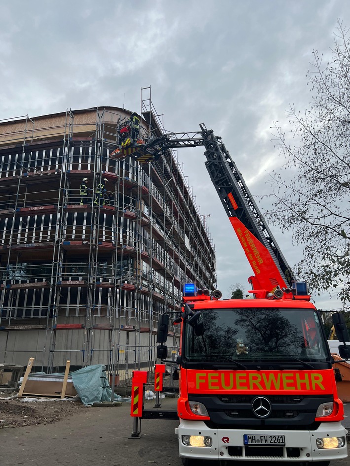 FW-MH: Arbeitsunfall auf Baustelle in Müllheim-Saarn