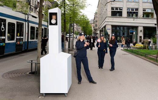 Graubünden blitzt Fussgänger*innen in Zürich –  Eine Aktion für mehr «patgific»