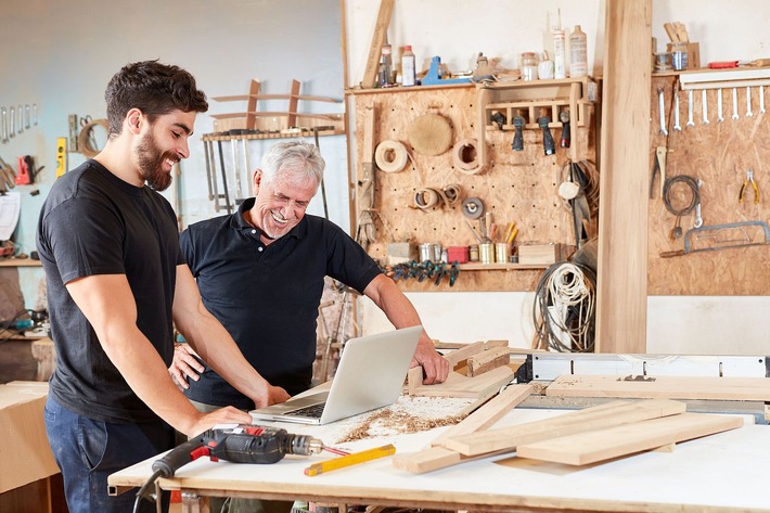 Expertentipp | Neu im Job: Die wichtigsten Versicherungen für Berufseinsteiger