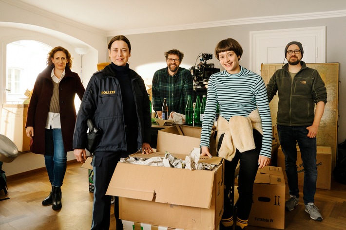 Das Erste / "Zurück aufs Eis" (AT): Drehstart für ARD-Degeto-Komödie mit Inka Friedrich, Anouk Elias und Stephan Zinner