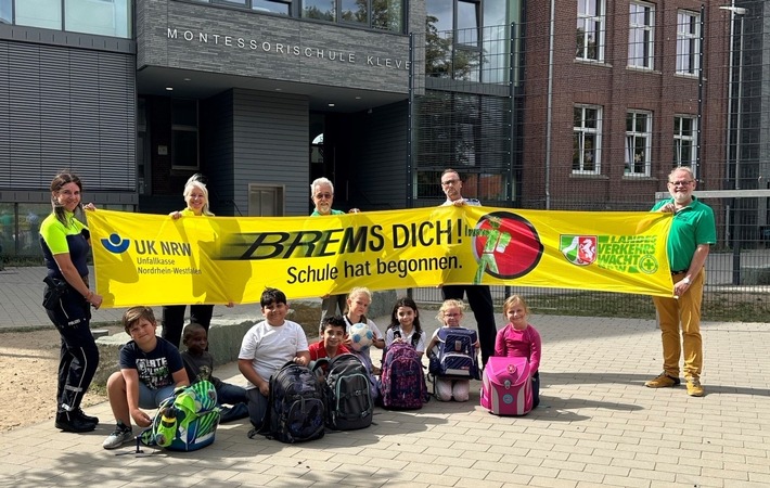 POL-KLE: Vorfreude und Aufregung zum Start ins neue Schuljahr: Polizei und Verkehrswacht mit gemeinsamer Schulwegaktion