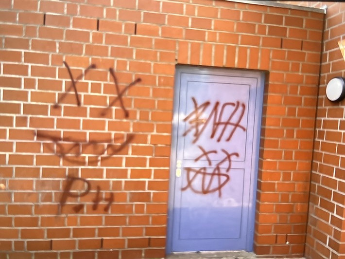 POL-LWL: Graffiti-Schmierereien an Parchimer Sporthalle - Polizei sucht Zeugen