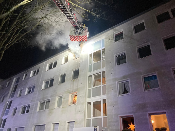 FW-E: Ausgedehnter Zimmerbrand - Bewohner konnten sich selber retten