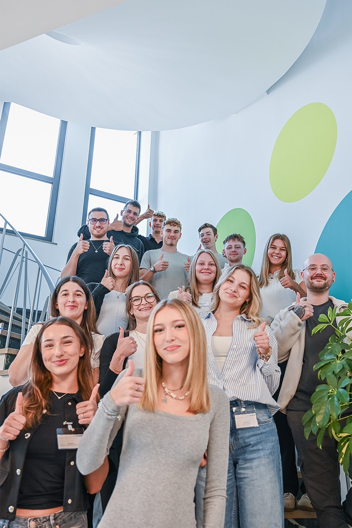 Neuer Ausbildungsjahrgang startete bei der uniVersa