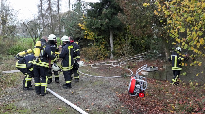 Feuerwehr Kalkar: Kellerbrand in einem Wohnhaus