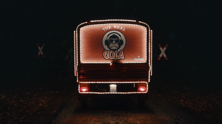 Neuer Online-Clip von EDEKA: "The Real Cola" by BOOSTER rettet das Weihnachtsfest