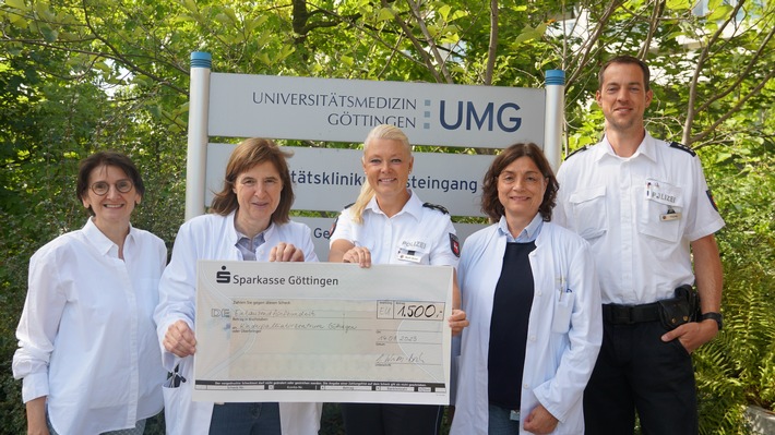 POL-GOE: Polizeidirektion Göttingen spendet 1.500 Euro für das Kinderpalliativzentrum der Klinik für Kinder- und Jugendmedizin der Universitätsmedizin Göttingen (UMG).