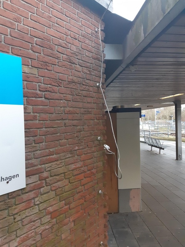 BPOL-FL: Eckernförde - Unbekannte randalieren im Bahnhof Eckernförde - Bundespolizei sucht Zeugen