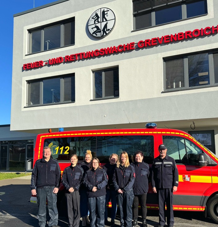 FW Grevenbroich: Neue Abteilung für die Feuerwehr: Unterstützungsabteilung nimmt Arbeit auf