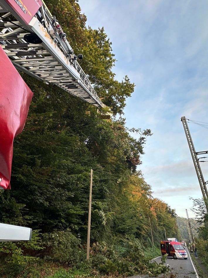 FW-EN: Zwei Einsätze am Freitag in der Früh für die Freiwillige Feuerwehr Wetter (Ruhr)