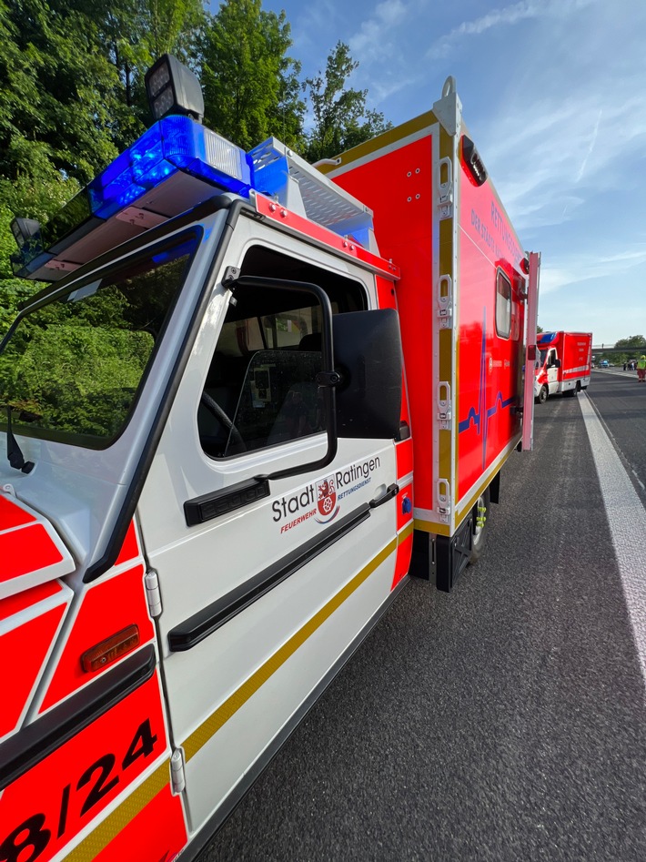 FW Ratingen: Notarzteinsatz mit 5 Verletzten auf der BAB A44 in Velbert