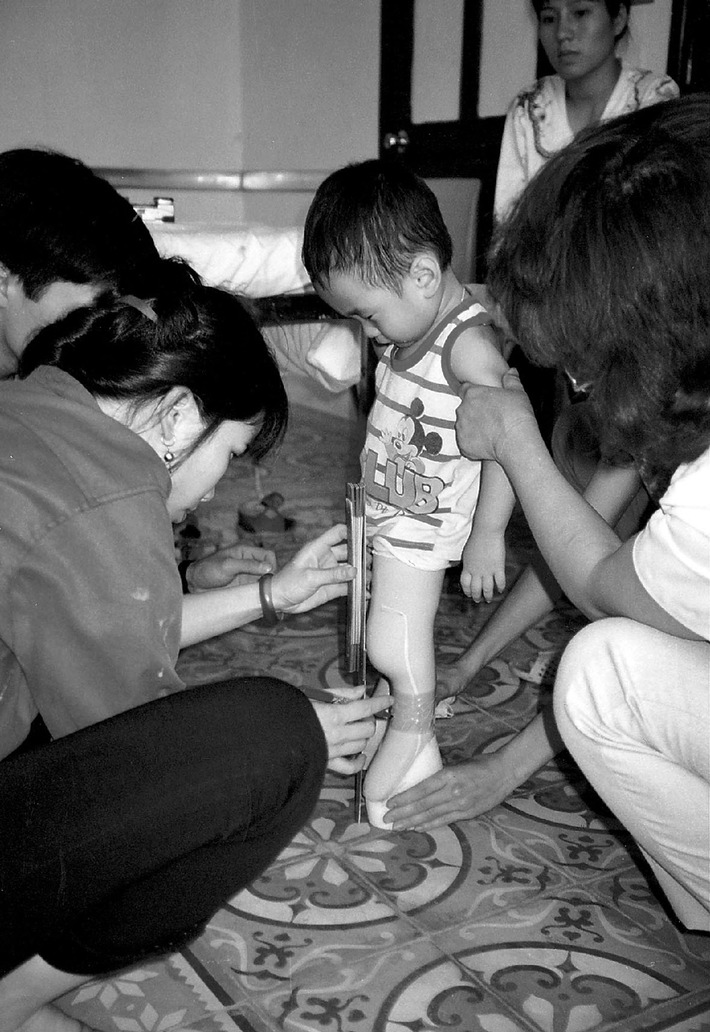Elargissement du programme de médecine sociale en faveur du dépistage
précoce des handicaps au Vietnam: Green Cross Suisse vient en aide
aux enfants handicapés du Vietnam