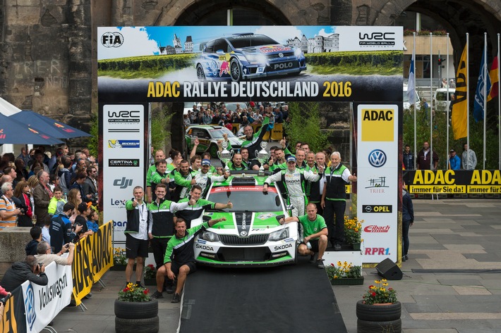 Siegesserie fortgesetzt: SKODA feiert Vierfacherfolg bei der Rallye Deutschland (FOTO)