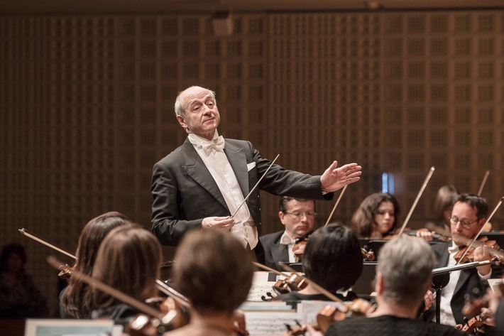 3sat: "Iván Fischer dirigiert Tschaikowskys 4. Symphonie"