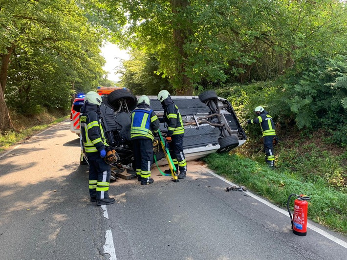 FW-EN: Verkehrsunfall mit 3 Verletzten