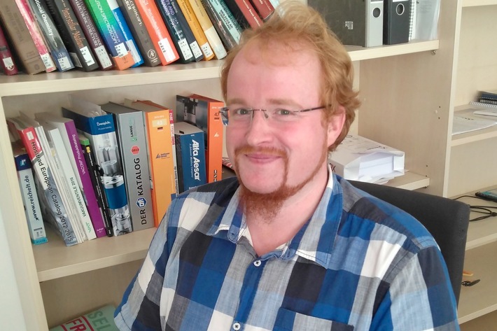 Molekül AcF liefert Hinweise auf Ursprung des Universums