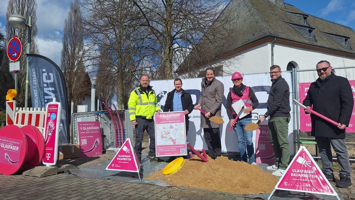 Meerbusch: Spatenstich für weiteren Glasfaserausbau in Büderich