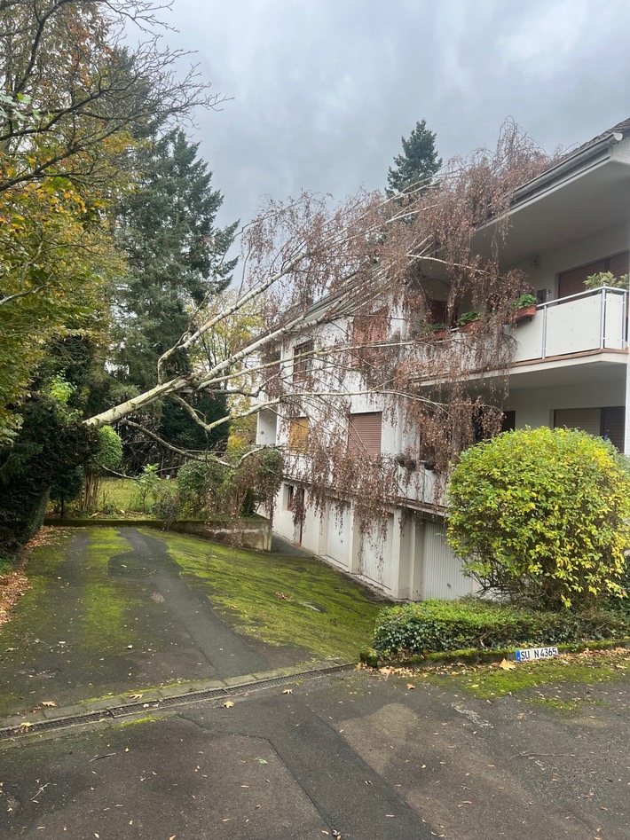 FW Bad Honnef: Orkantief "Ciarán" sorgt für Einsätze