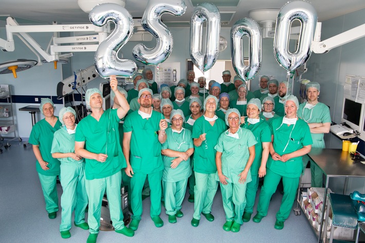 25.000 Roboter-assistierte Prostataentfernungen: St. Antonius-Hospital Gronau zählt zu den weltweit erfahrensten Zentren