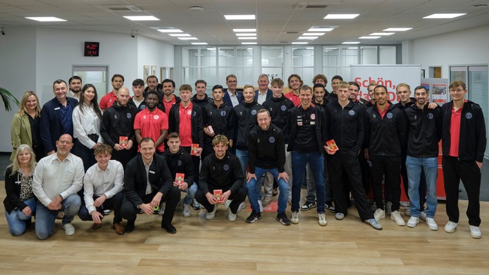 Autogrammstunde in der Filiale Zollstock