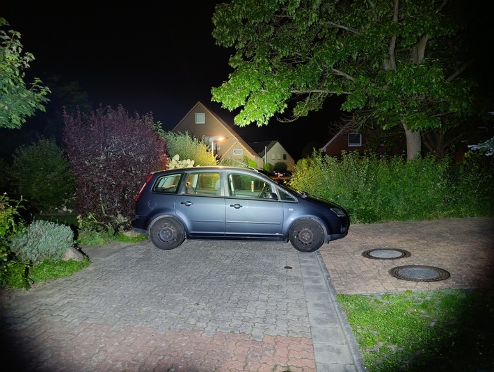 POL-NI: Betrunken mit Auto auf Fußweg
