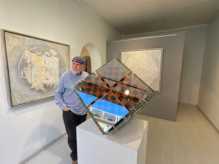 Bekannter deutscher Maler Bernd Caspar Dietrich noch bis zum 11. April am Piazzale Loreto in der iKonica Art Gallery, Mailand / "Dancing with sand", Ausstellungsdauer: 30. März bis 11. April 2026