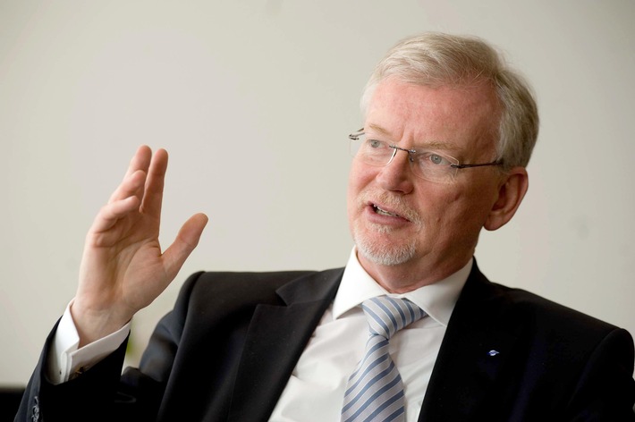 Professor Klaus-Dieter Scheurle. Weiterer Text ber ots und www.presseportal.de/nr/113858 / Die Verwendung dieses Bildes ist fr redaktionelle Zwecke honorarfrei. Verffentlichung bitte unter Quellenangabe: 