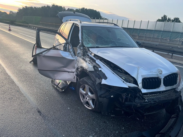 POL-BI: Zeugen nach Unfall mit schwerverletzter Beifahrerin auf der A 2 gesucht