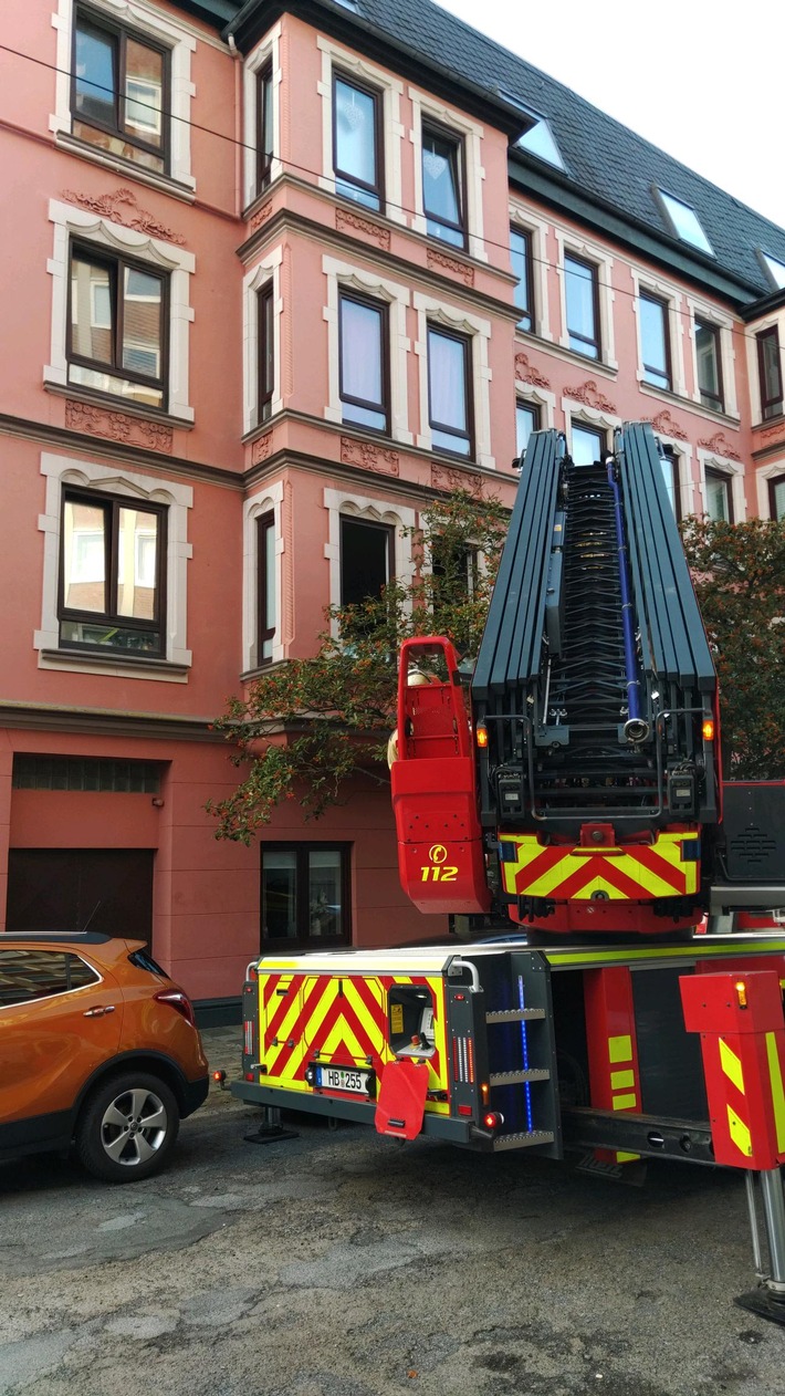 FW Bremerhaven: Küchenbrand in Mehrfamilienhaus