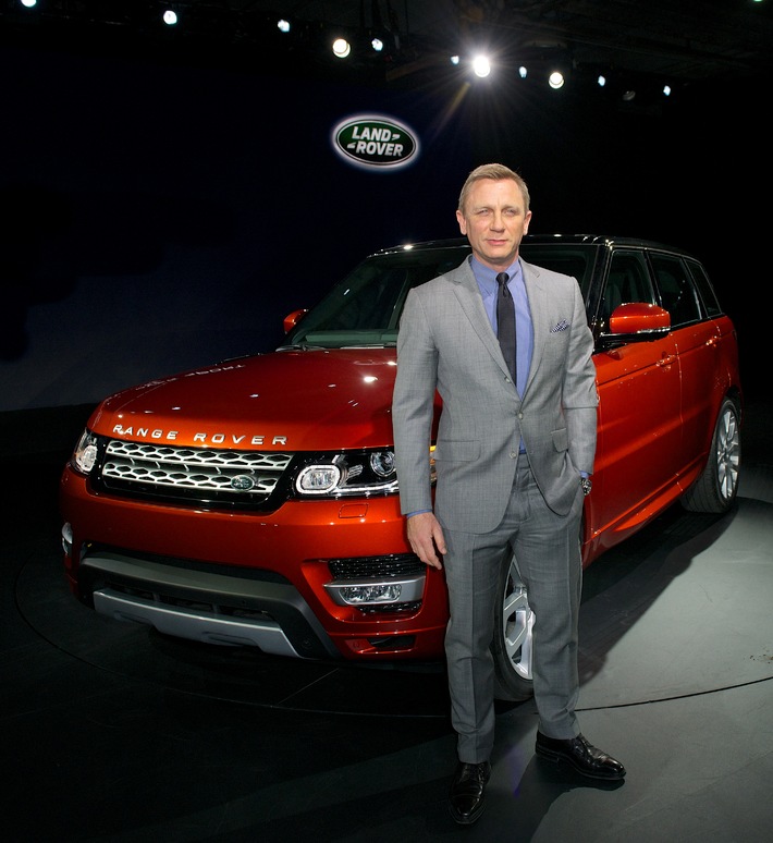 Daniel Craig legt New York City still für die Weltpremiere des neuen Range Rover Sport (BILD)