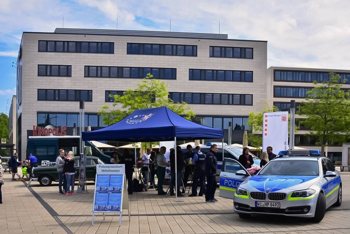 POL-GI: Pressemeldung vom 05.06.2018

Gießen: Einstellungsberater der mittelhessischen Polizei laden zum Berufsinformationstag ein