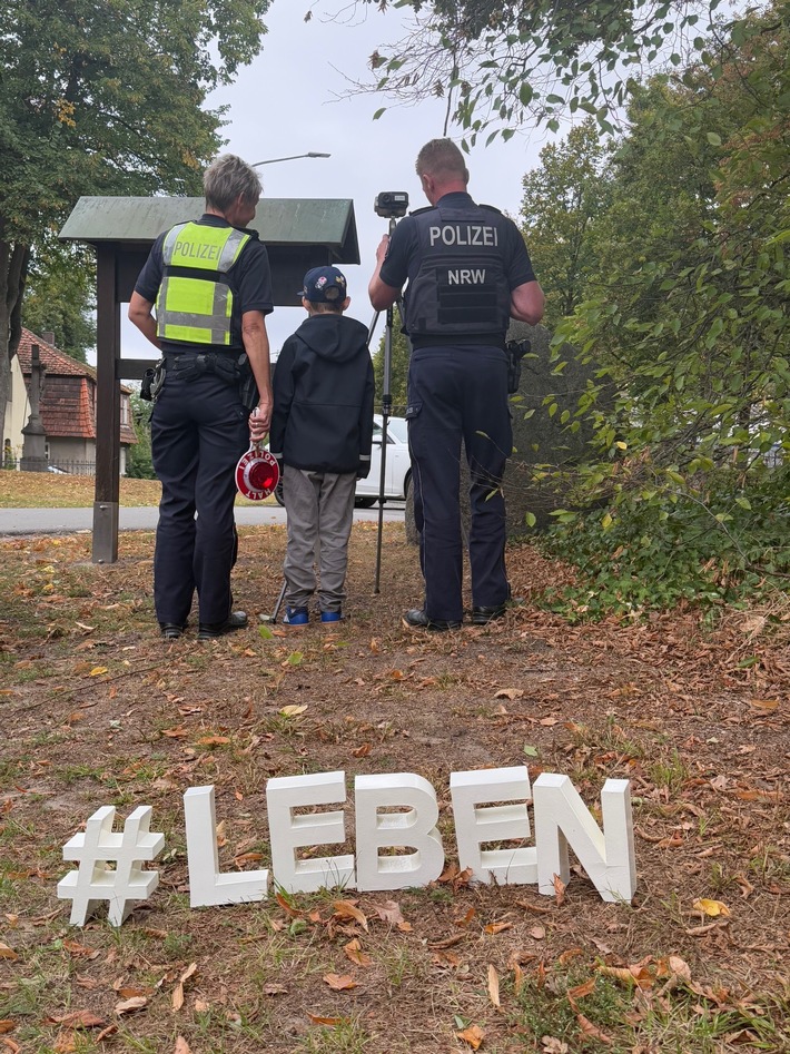 POL-PB: #LEBEN - Polizei führte Geschwindigkeitsmessungen am "Tag ohne Verkehrstote" durch