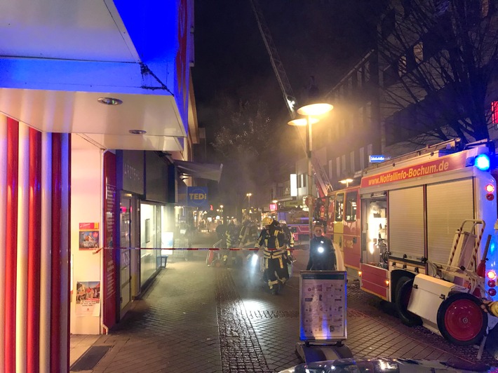FW-BO: Brand in Wattenscheid: Ladengeschäft in Fußgängerzone evakuiert