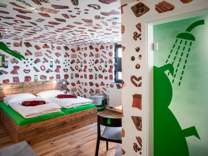Metzgerei Böbel eröffnet "Fränggische BratwurstErlebniswelt" / Weltweit 1. Bratwursthotel steht in Rittersbach